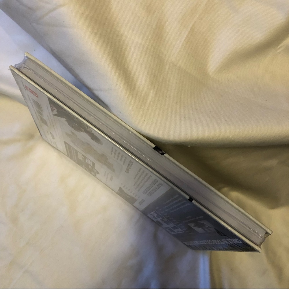 SLEDGEHAMMER GAMES CALL OF DUTY WWII Collector’s Edition Guide - Picture 9 of 12